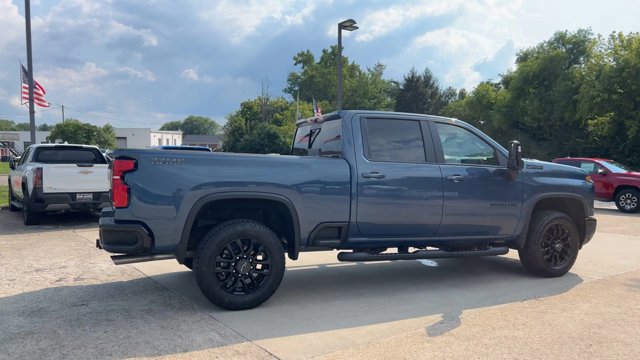 Used 2025 Chevrolet Silverado 2500 LT w/ Trail Boss Package AWD/4WD image 9
