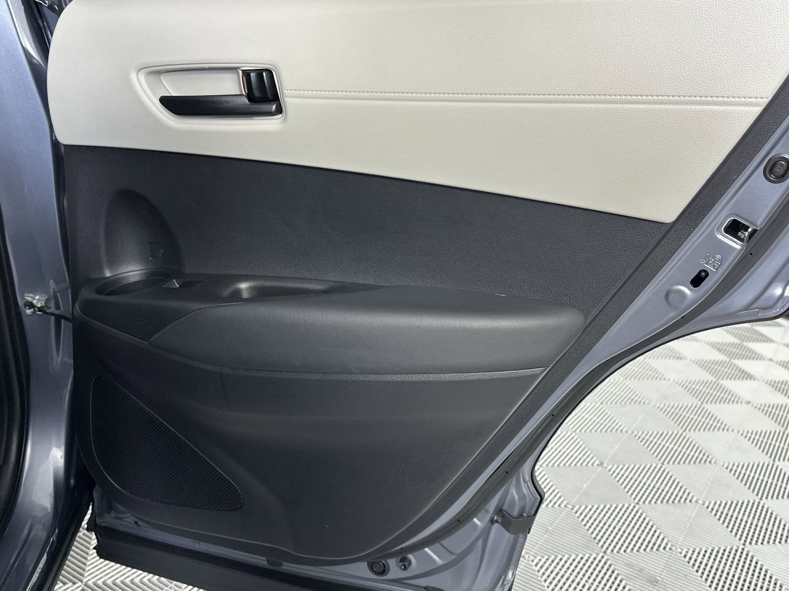 Used 2022 Toyota Corolla Cross L FWD image 31