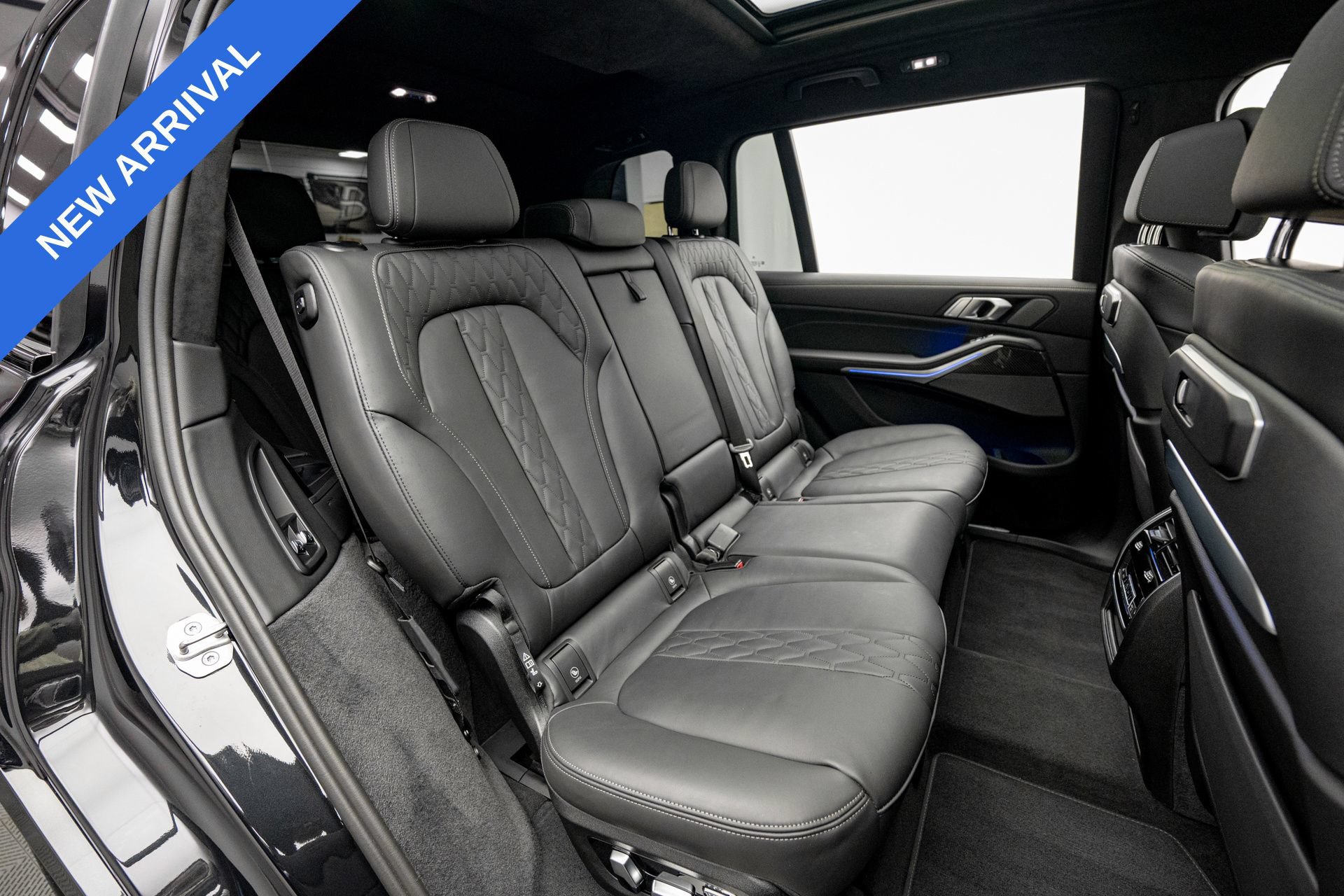 Used 2025 BMW X7 M60i w/ Executive Package AWD/4WD image 19