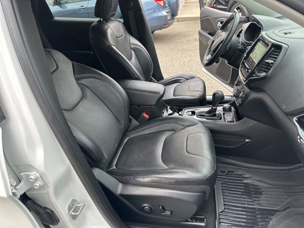 Used 2019 Jeep Cherokee Limited AWD/4WD image 37