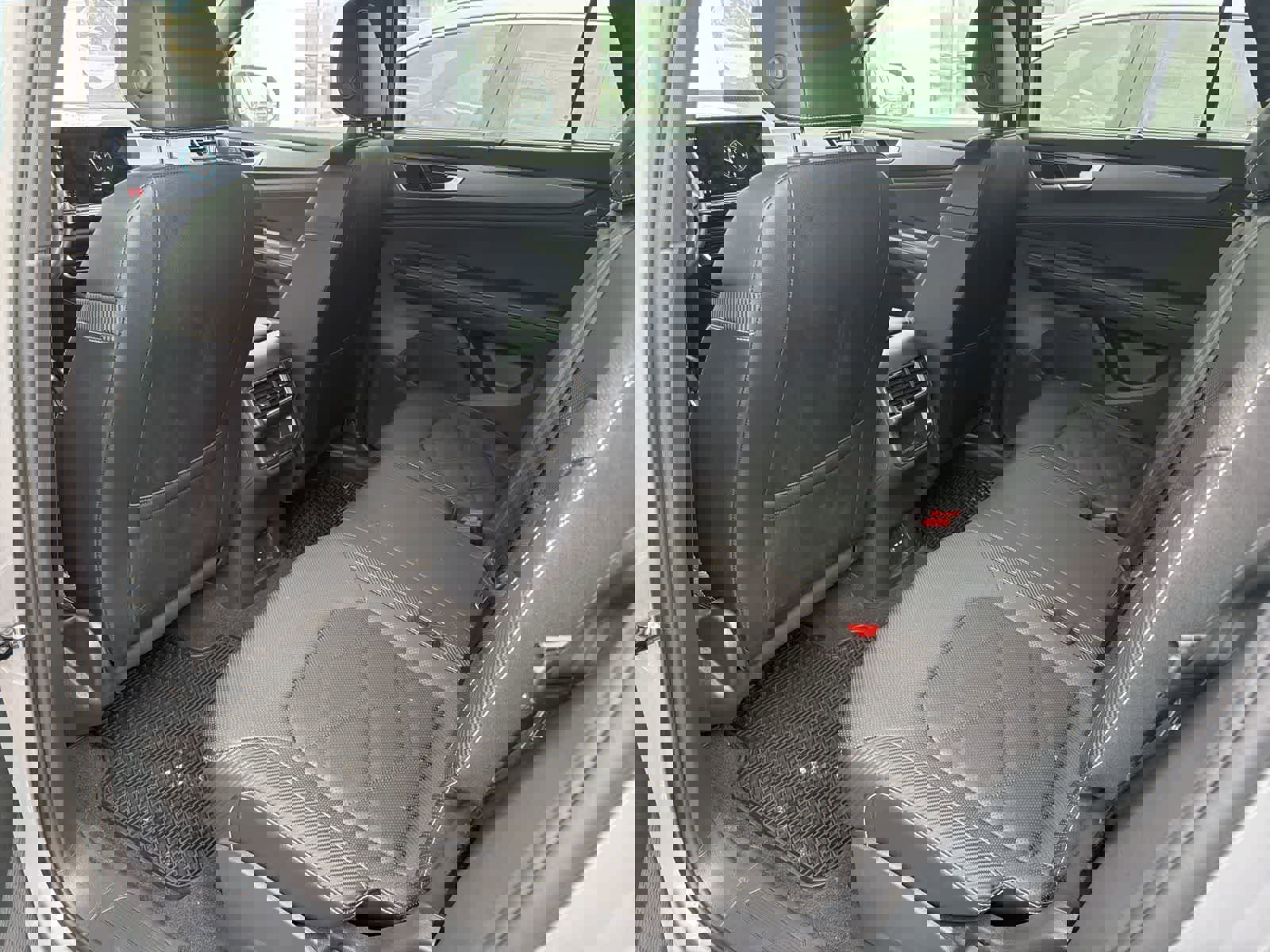 Used 2025 Volkswagen Atlas Cross Sport SE w/ Black Wheel Package image 9