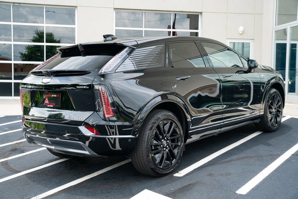 Used 2025 Cadillac Optiq Sport 1 w/ LPO, ONYX Package AWD/4WD image 11