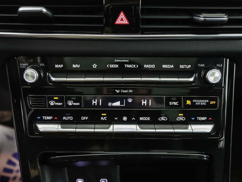 Used 2020 Kia Cadenza Technology image 19