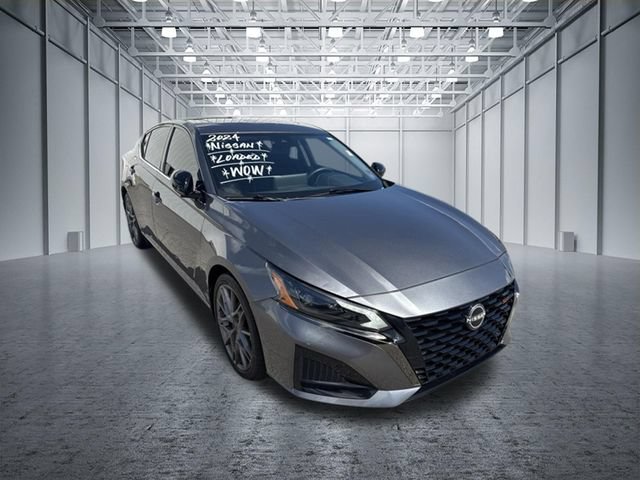 Used 2024 Nissan Altima 2.0 SR FWD image 7