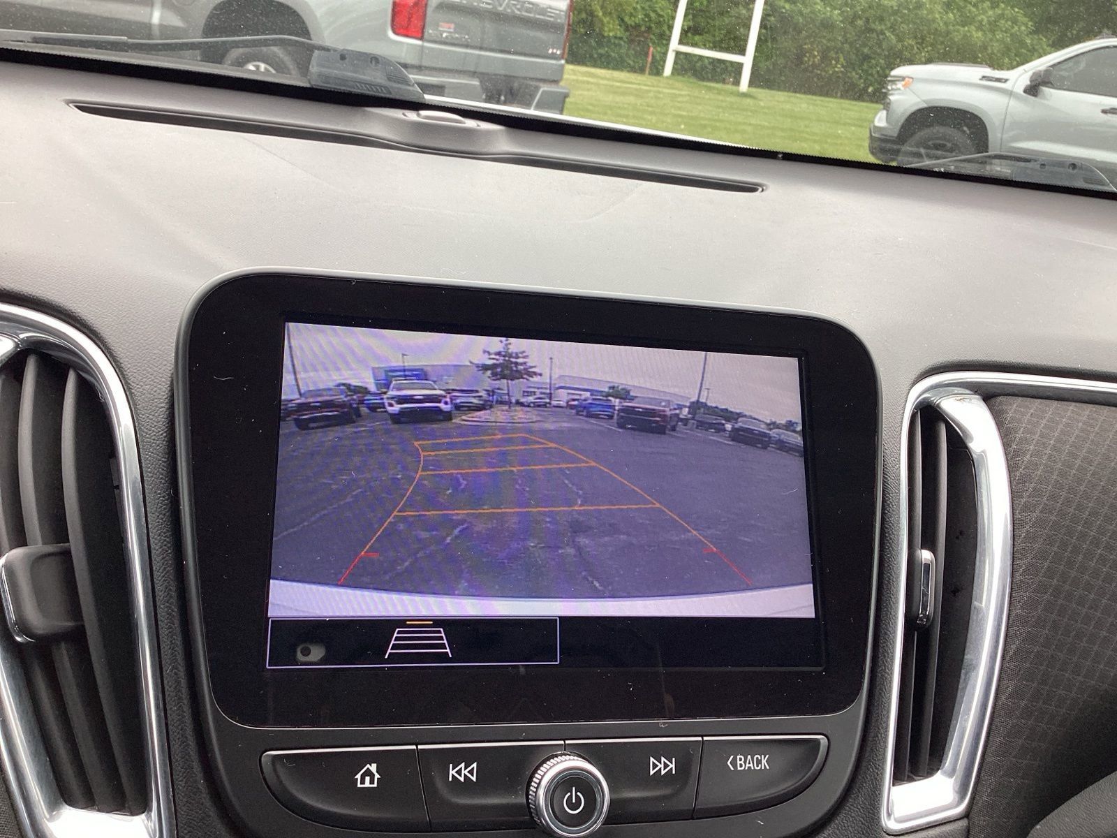 Used 2021 Chevrolet Malibu LT FWD image 14