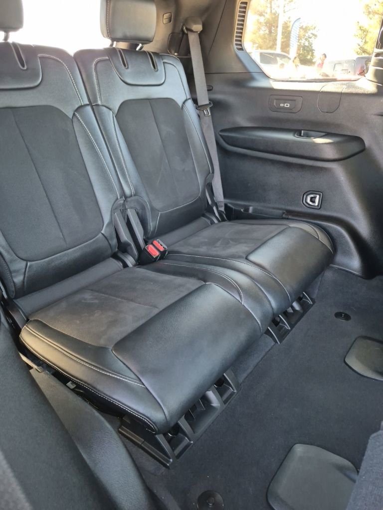 Used 2023 Jeep Grand Cherokee L Altitude AWD/4WD image 39