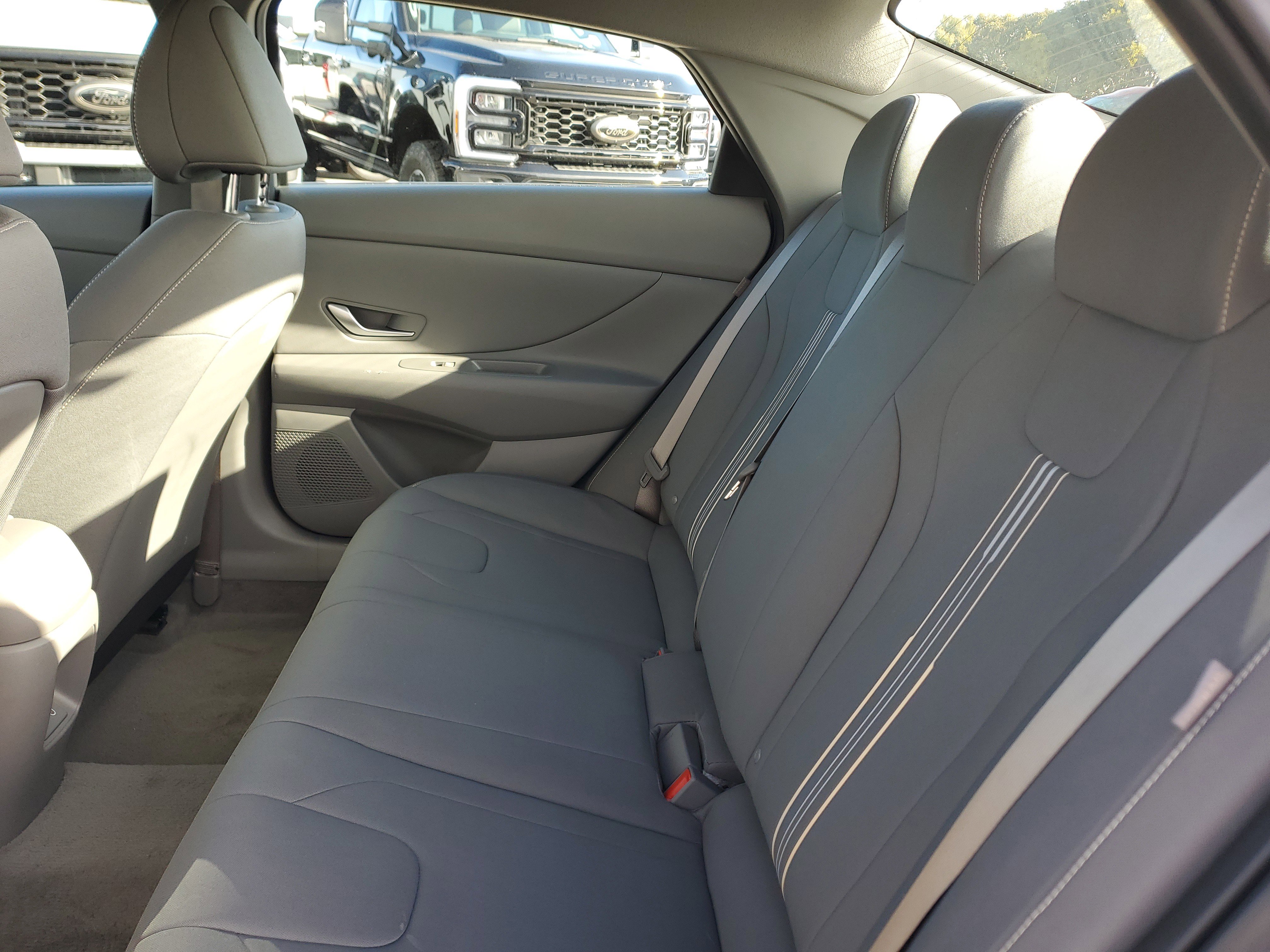 Used 2025 Hyundai Elantra Sport image 12