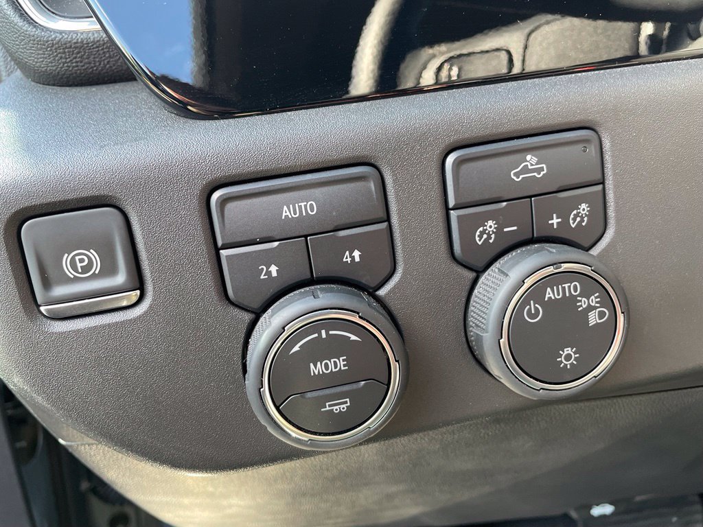 Used 2025 Chevrolet Silverado 1500 LT AWD/4WD image 13