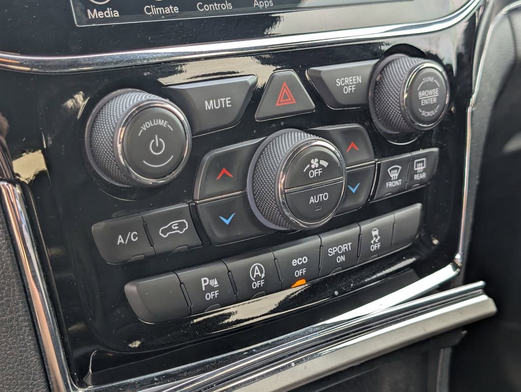 Used 2020 Jeep Grand Cherokee Limited w/ Trailer Tow Group IV image 29