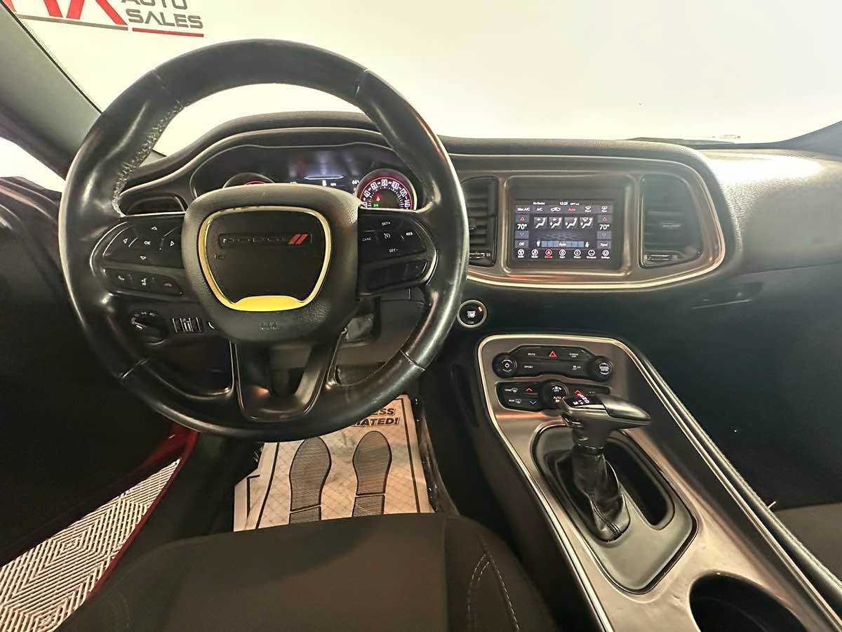 Used 2020 Dodge Challenger SXT RWD image 23