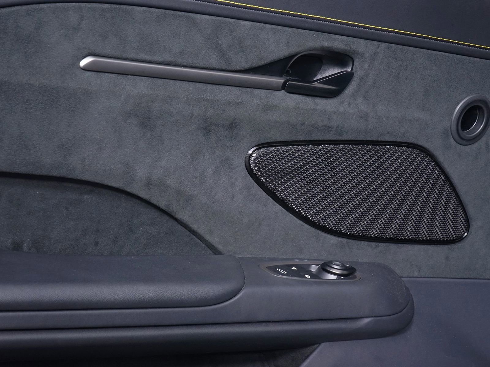New 2026 Aston Martin V8 Vantage Coupe RWD image 18