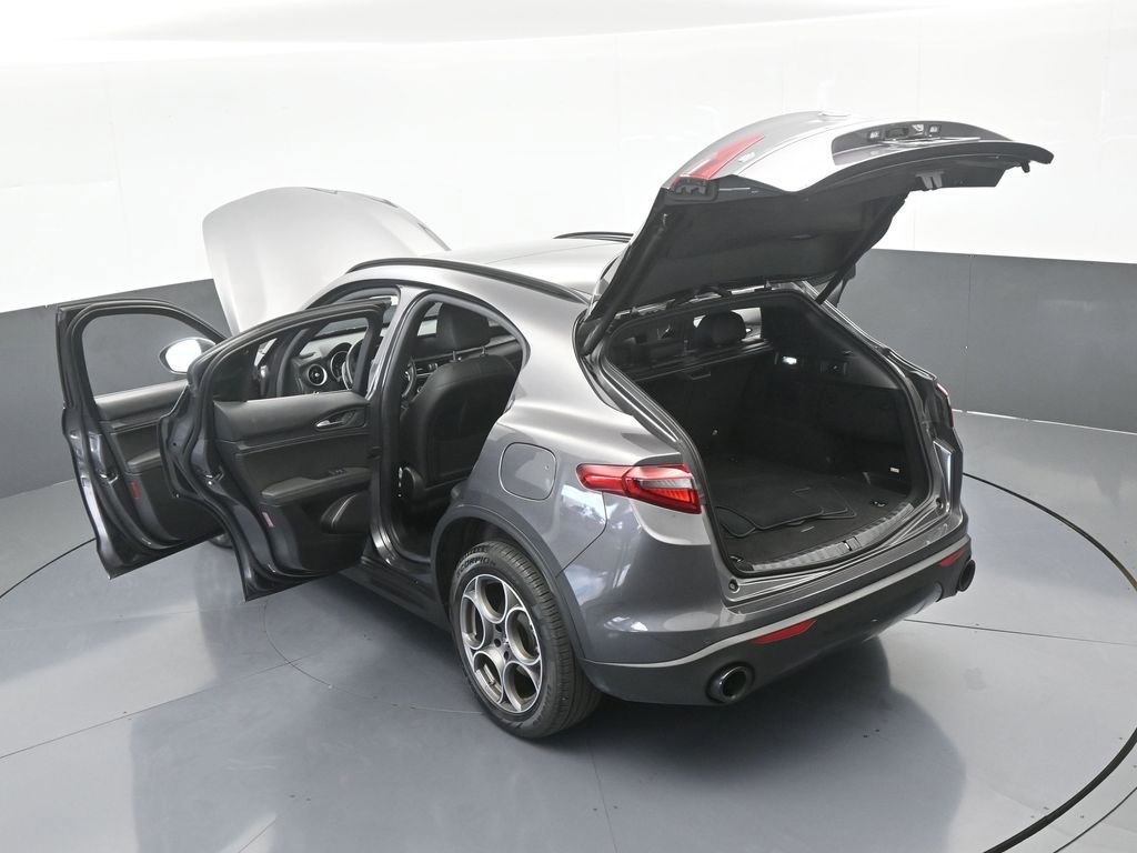 Used 2023 Alfa Romeo Stelvio Sprint image 69