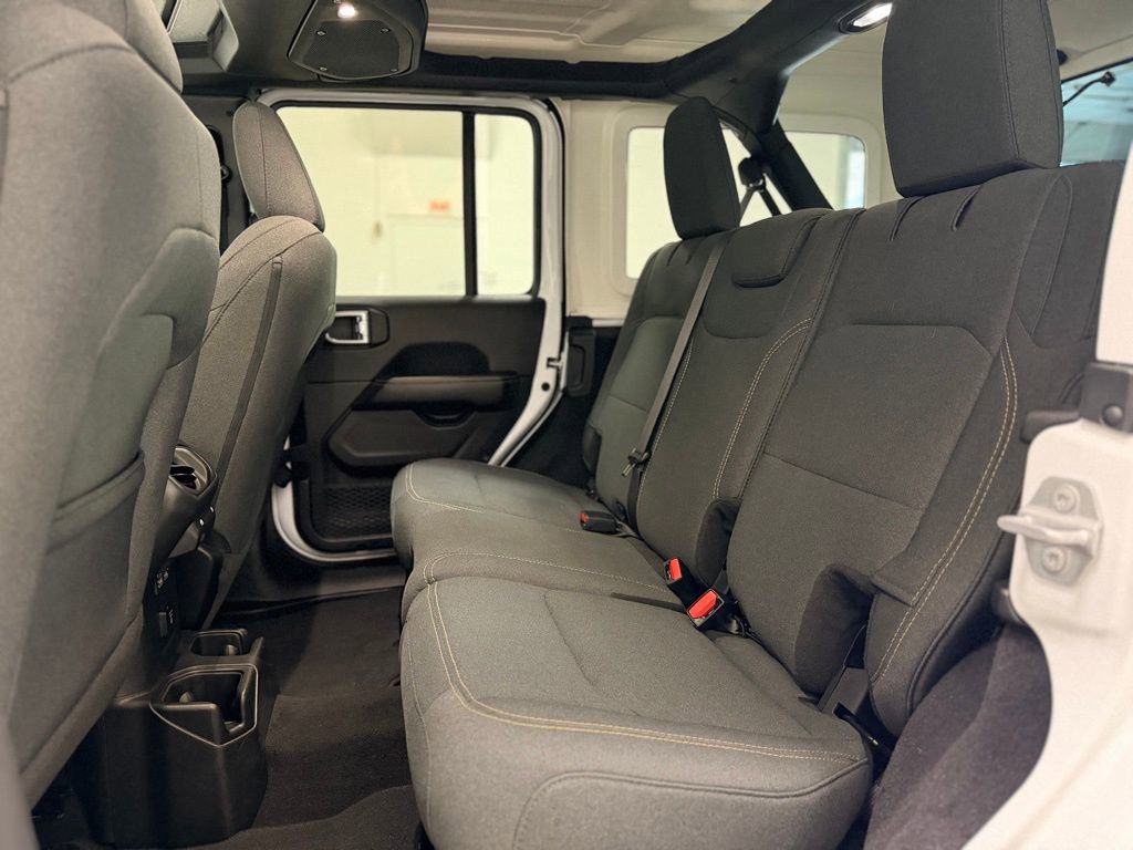 Used 2025 Jeep Wrangler Sahara AWD/4WD image 23