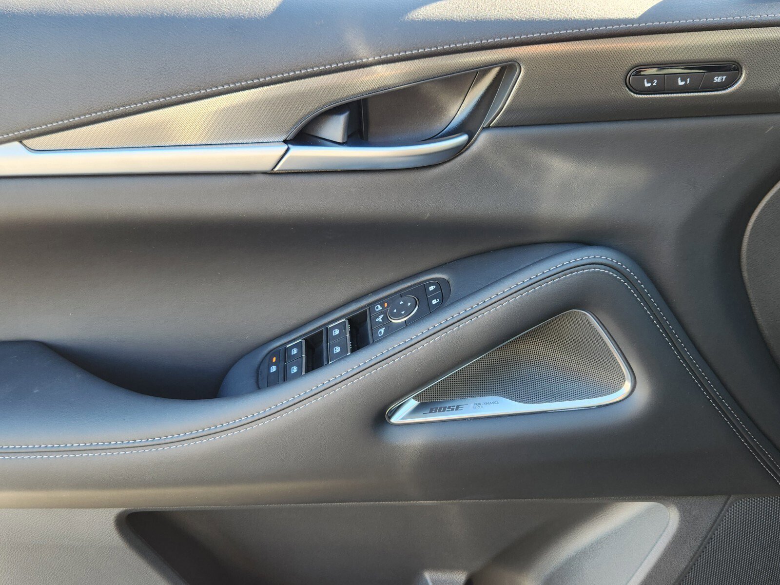 Certified 2025 INFINITI QX60 Luxe w/ Vision Package image 13