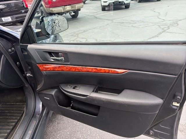 Used 2012 Subaru Outback 2.5i Limited w/ Moonroof Pkg AWD/4WD image 26