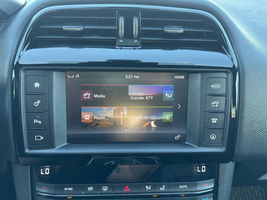 Used 2018 Jaguar F-PACE Premium image 10