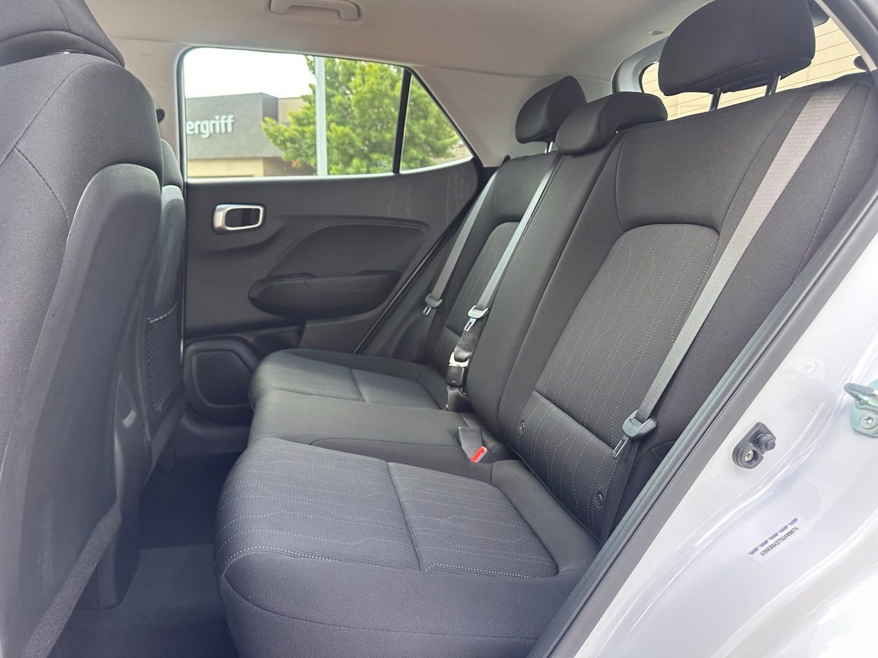 Certified 2025 Hyundai Venue SE image 17