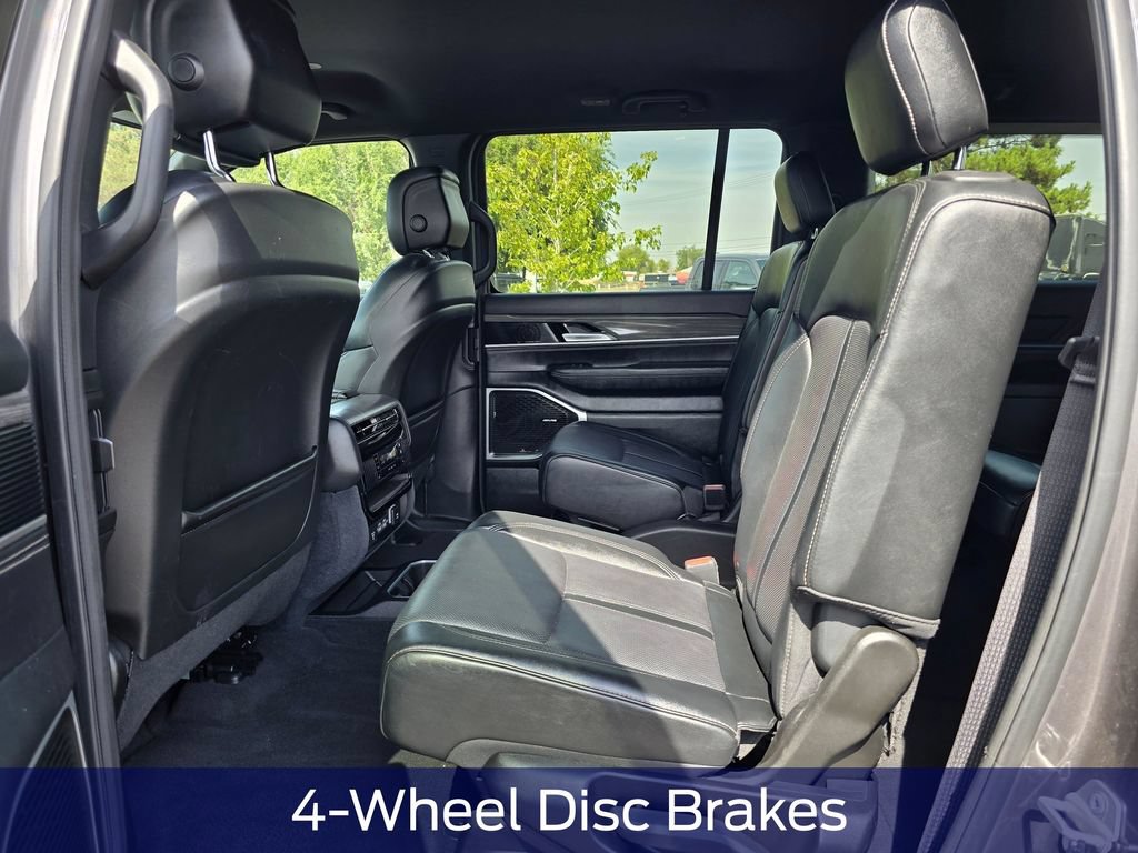 Used 2024 Jeep Wagoneer L Series II AWD/4WD image 14