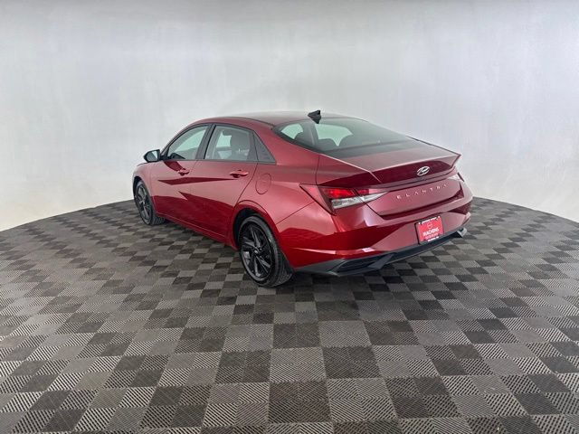 Used 2023 Hyundai Elantra SEL w/ Winter Weather Package FWD image 7