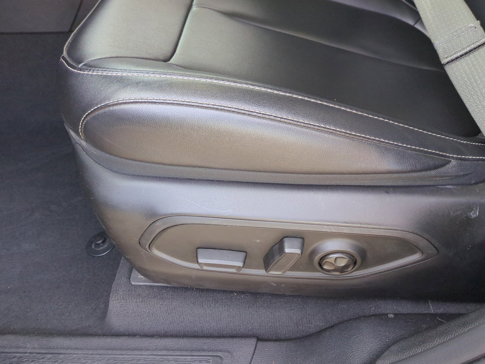 Used 2023 Jeep Grand Cherokee L Limited image 14