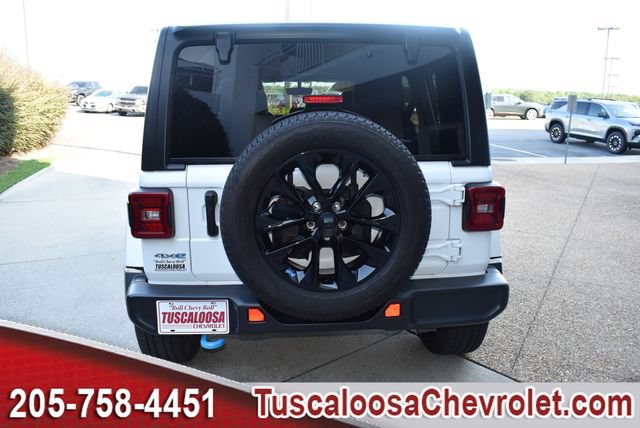 Used 2023 Jeep Wrangler Unlimited Sahara w/ Cold Weather Group AWD/4WD image 10
