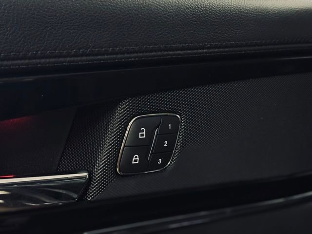 Used 2022 Lincoln Nautilus Reserve w/ Monochromatic Package image 16