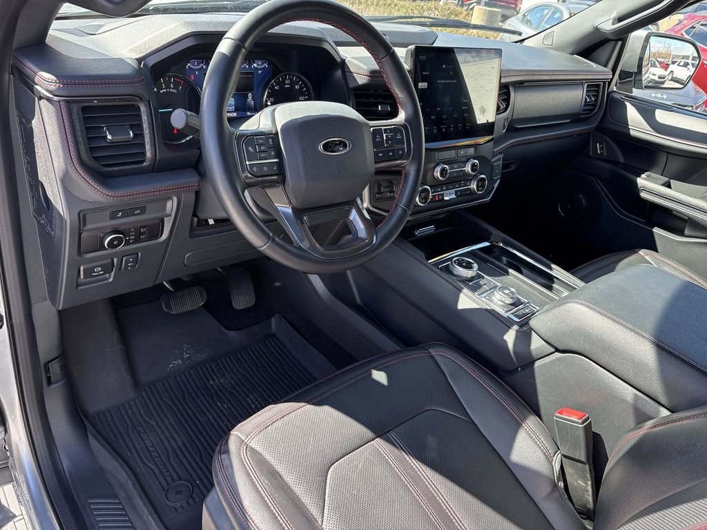 Used 2023 Ford Expedition Limited image 13