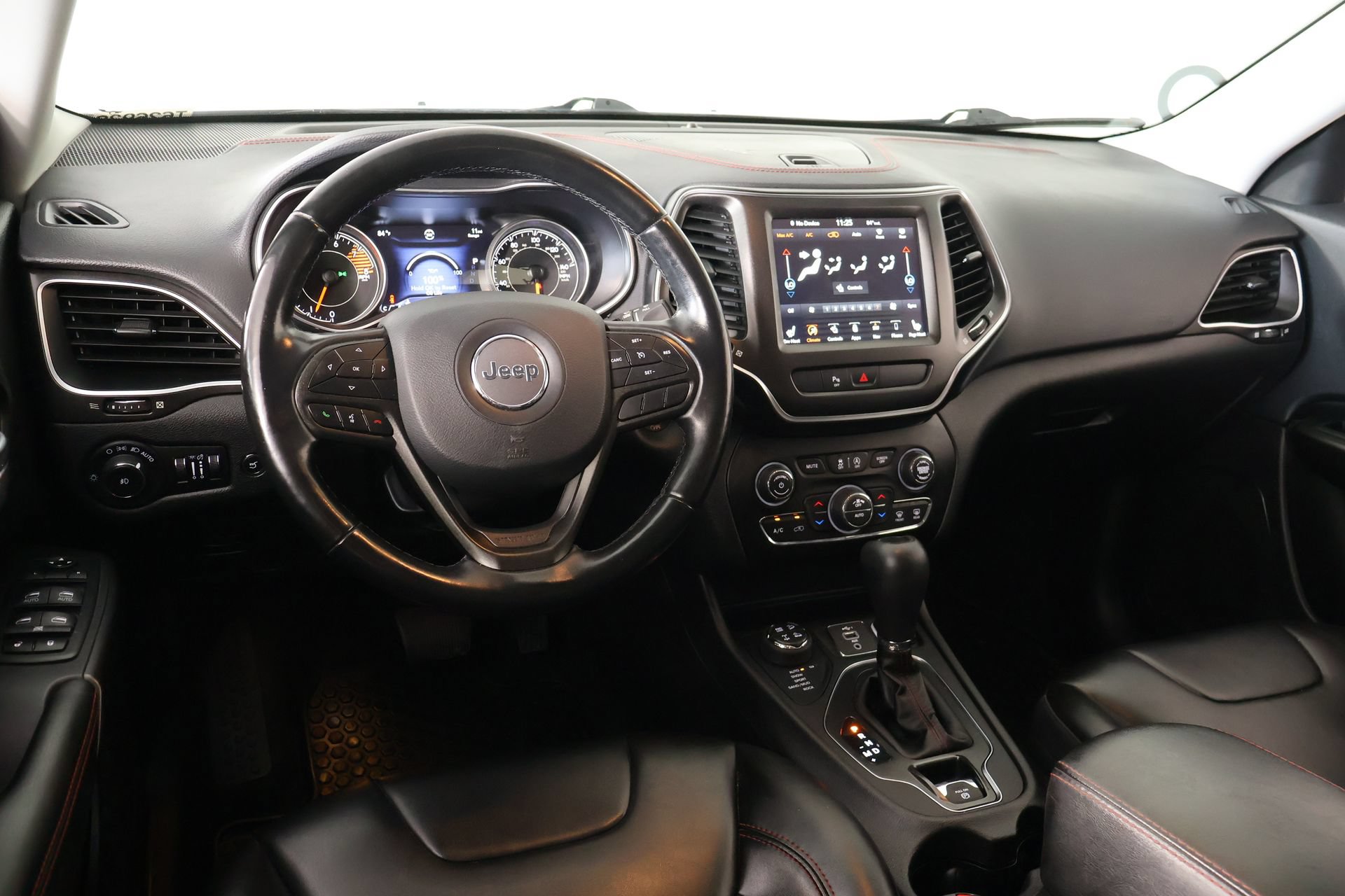 Used 2020 Jeep Cherokee Trailhawk w/ Comfort/Convenience Group AWD/4WD image 2
