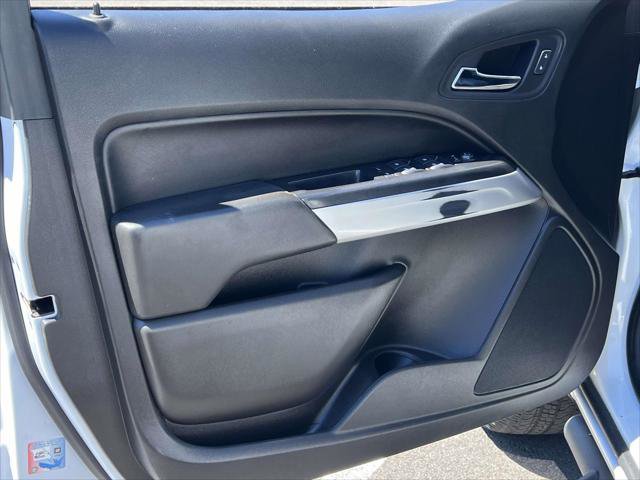 Used 2022 Chevrolet Colorado LT w/ Redline Special Edition AWD/4WD image 18