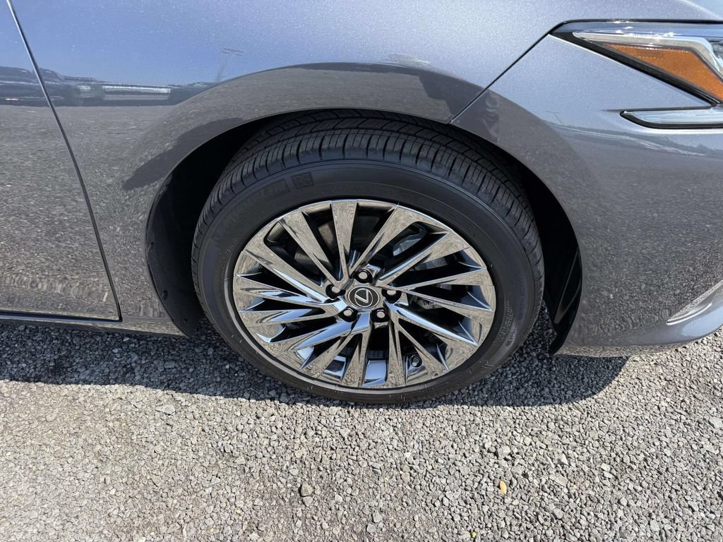 Used 2024 Lexus ES 300h w/ Technology Package FWD image 7