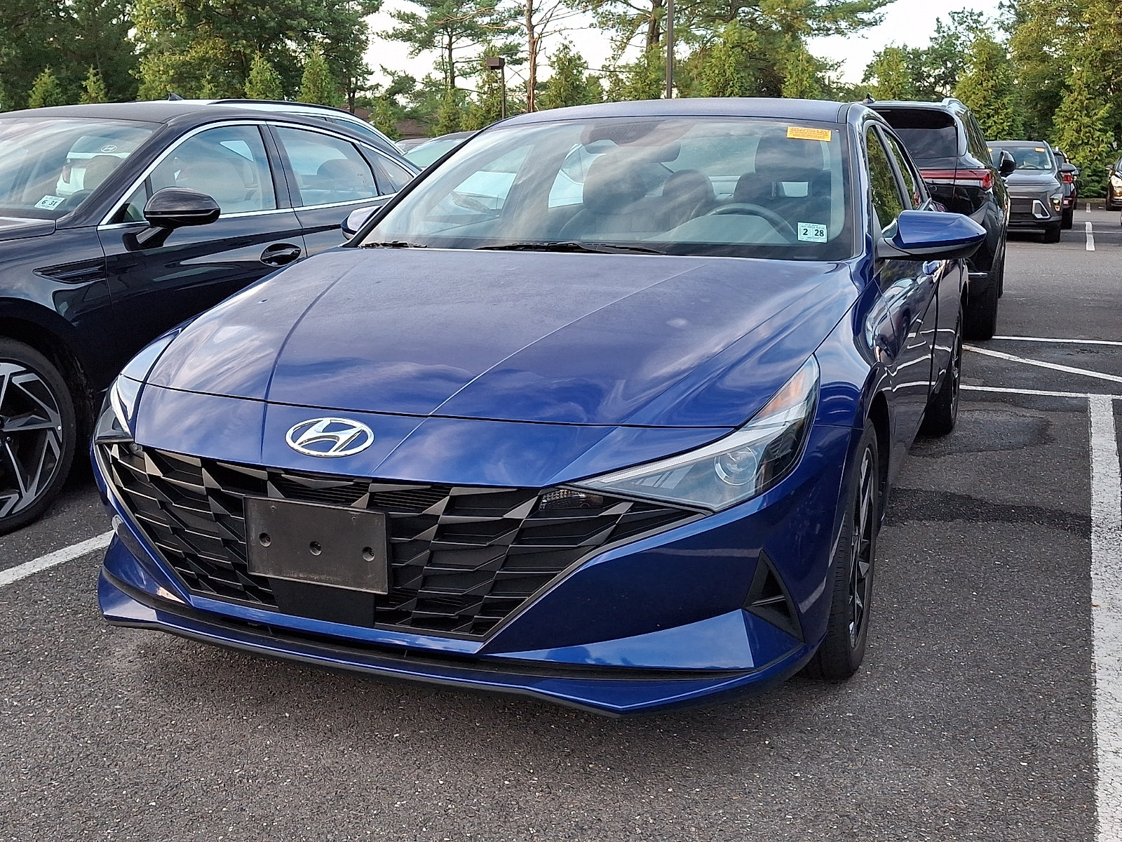 Used 2023 Hyundai Elantra SEL w/ Convenience Package FWD image 2