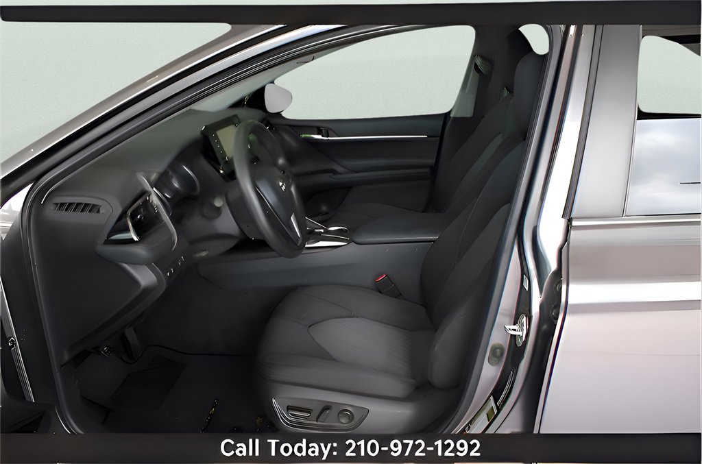 Used 2021 Toyota Camry LE image 21