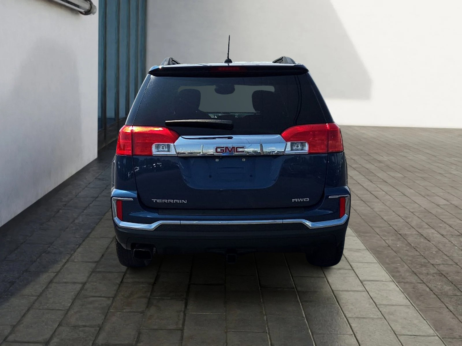 Used 2016 GMC Terrain SLE w/ Chrome Edition AWD/4WD image 4
