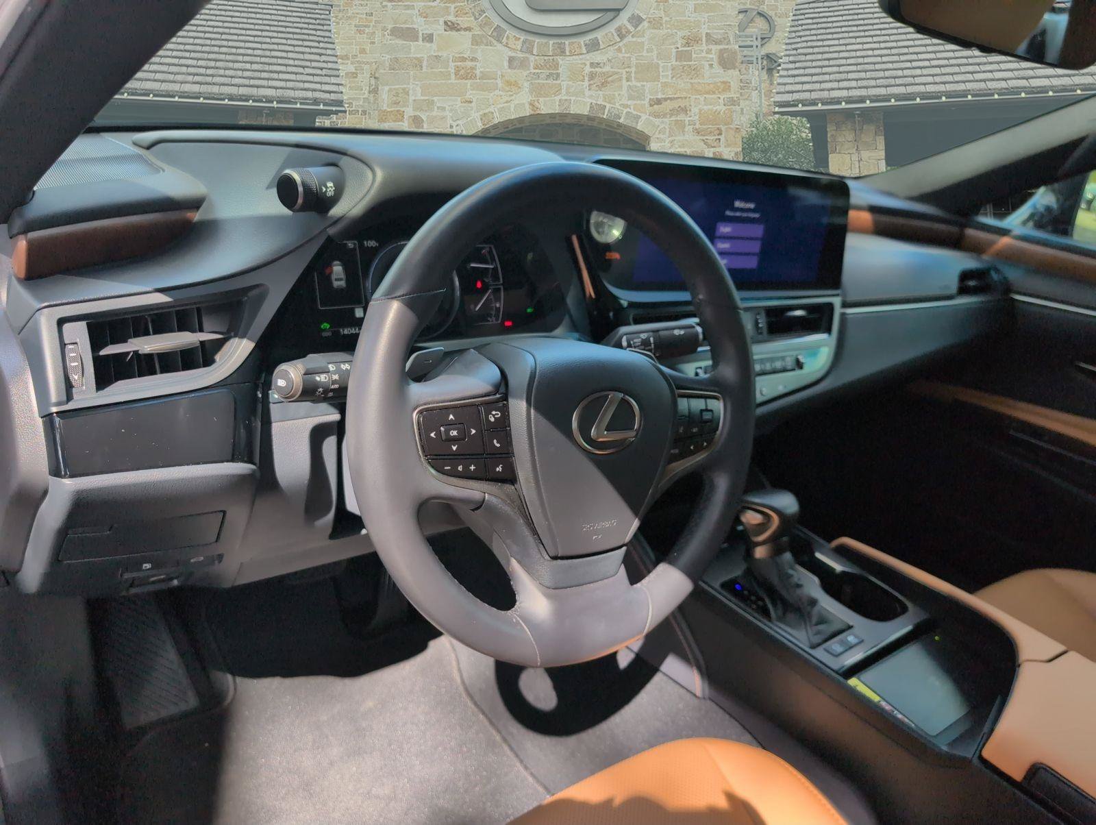 Certified 2025 Lexus ES 300h w/ Premium Package FWD image 6