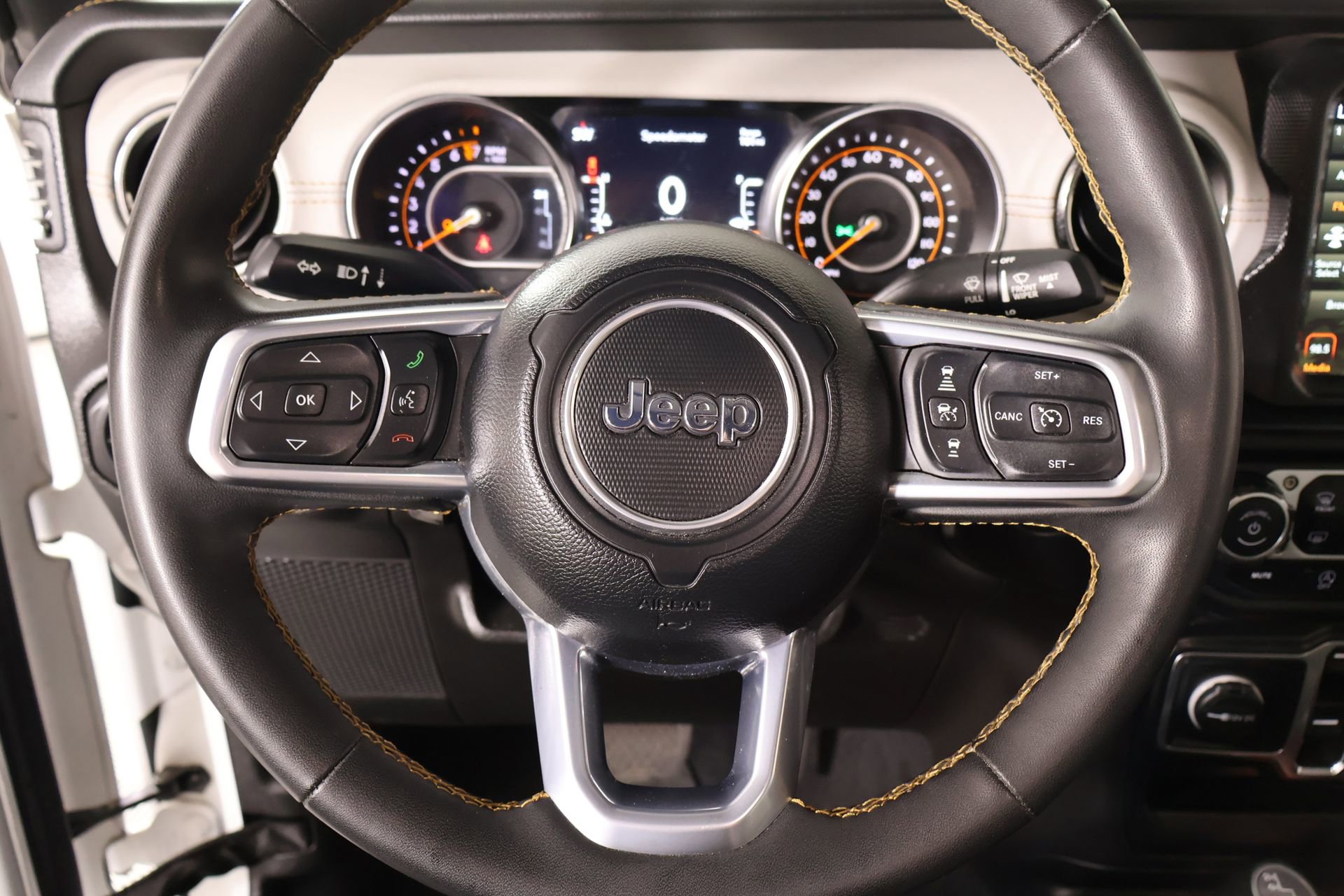 Used 2023 Jeep Gladiator Overland image 3