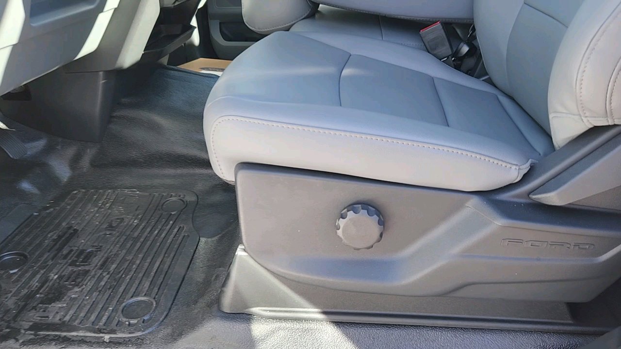 New 2024 Ford F550 4x4 Regular Cab Super Duty image 34