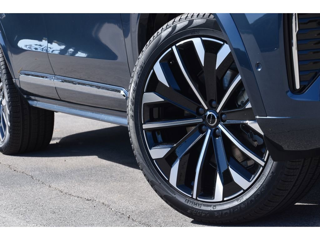 New 2026 Volvo XC90 B6 Plus w/ Protection Package Premier image 10