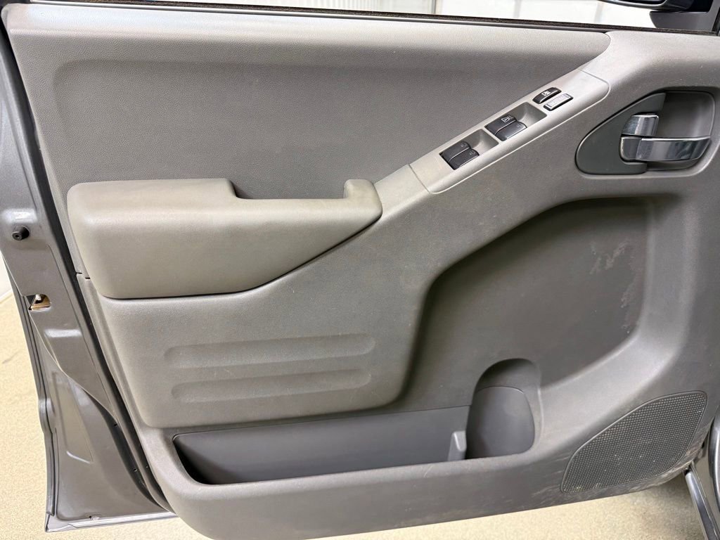 Used 2021 Nissan Frontier SV w/ SV Utility Package image 13