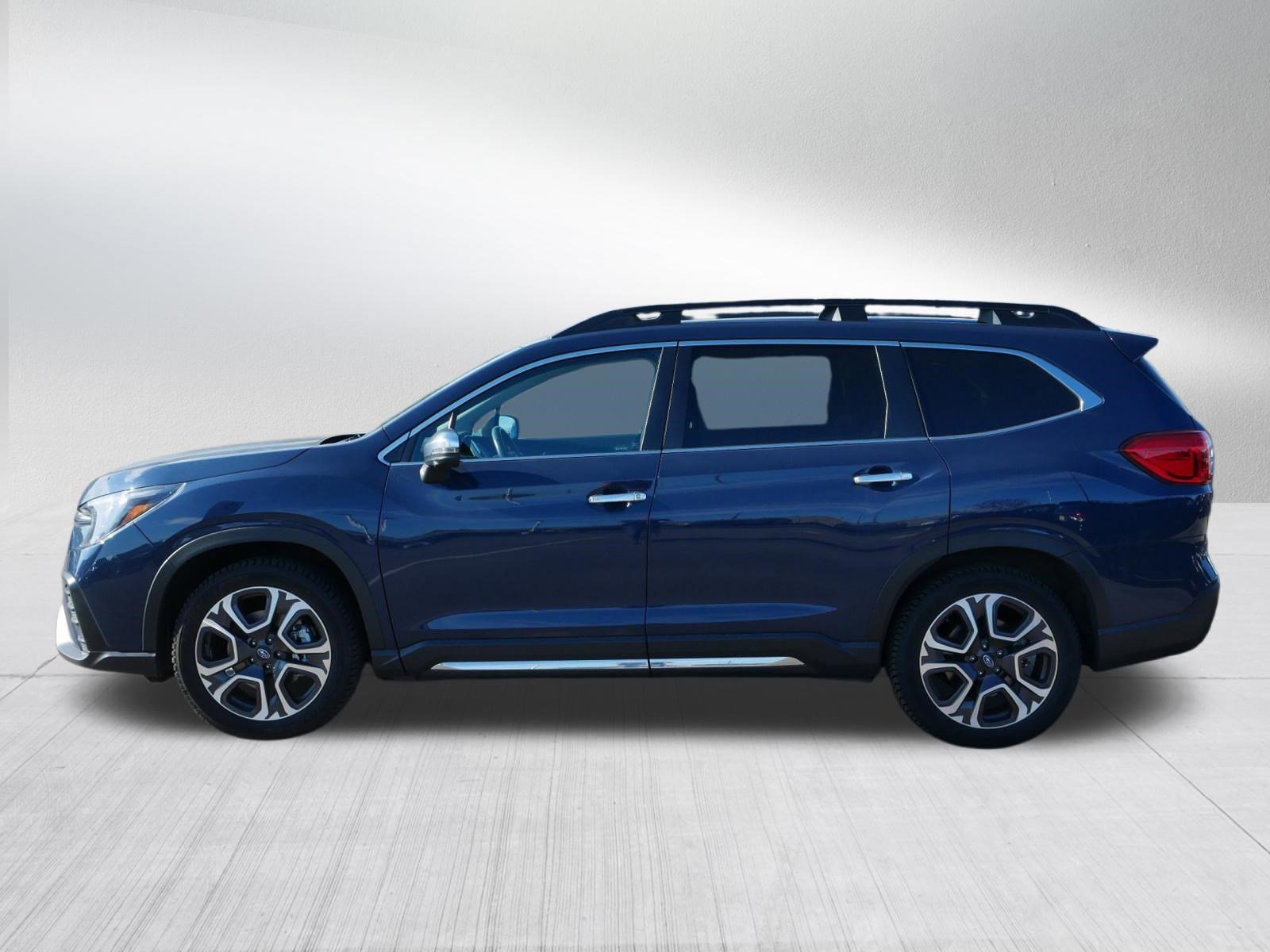 Used 2023 Subaru Ascent Touring image 4