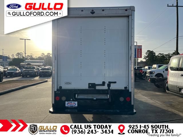 Used 2022 Chevrolet Express 3500 w/ Driver Convenience Package RWD image 6