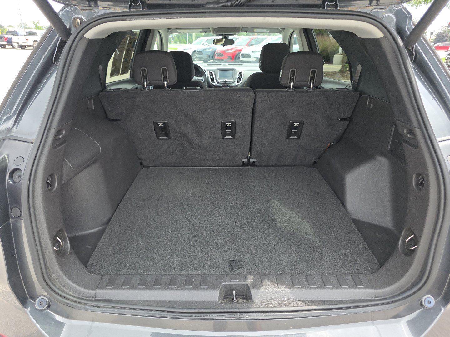 Used 2018 Chevrolet Equinox LT FWD image 16