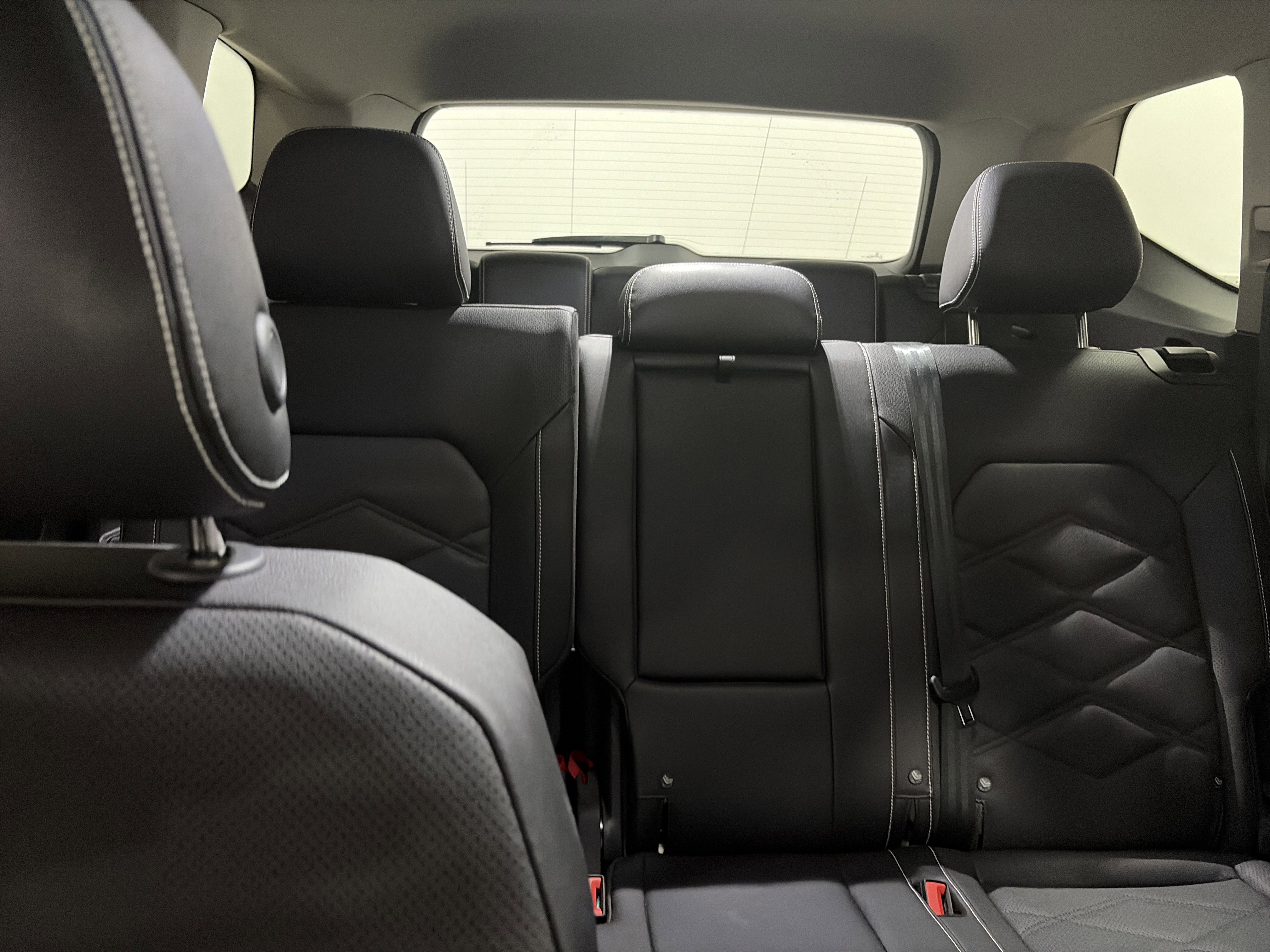 Certified 2025 Volkswagen Atlas SE AWD/4WD image 32