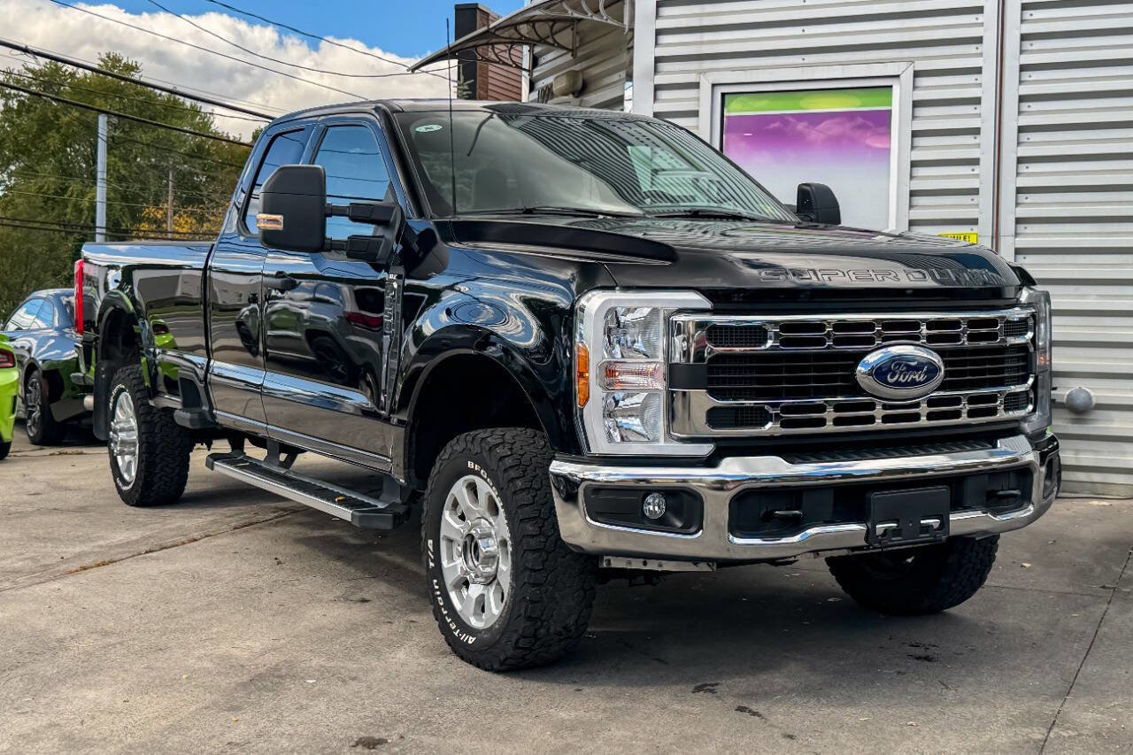 Used 2024 Ford F350 XLT w/ FX4 Off-Road Package image 1