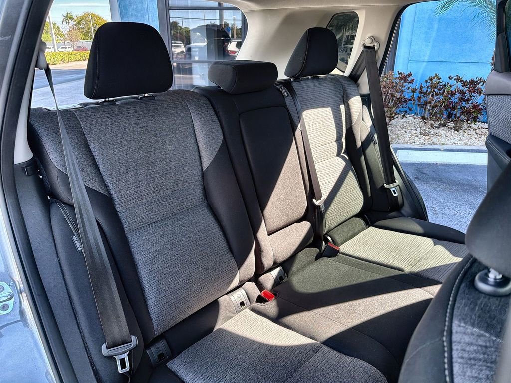 Used 2023 Nissan Rogue SV image 28