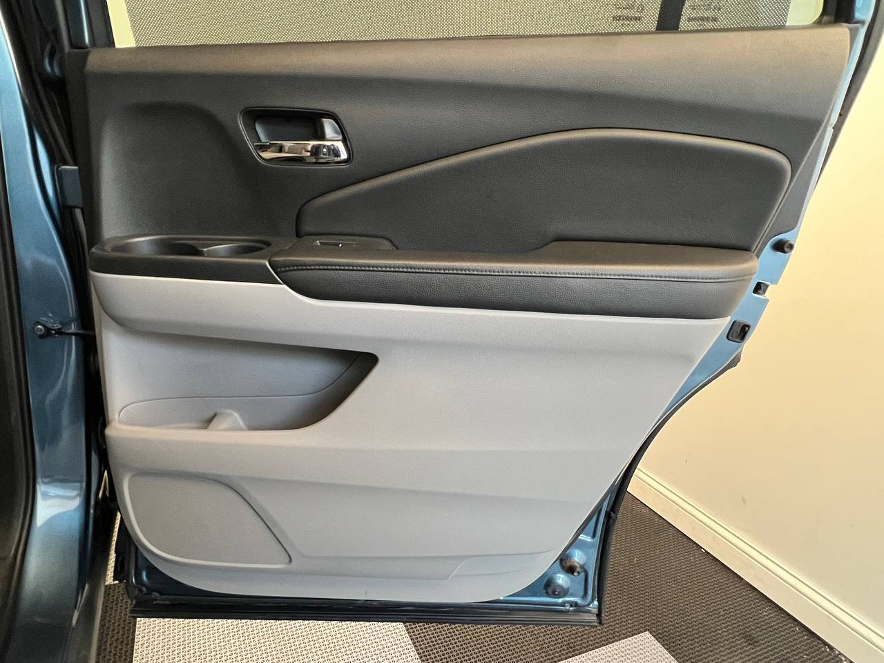 Used 2016 Honda Pilot Elite image 14