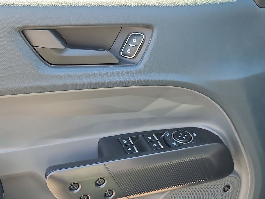 New 2025 Ford Maverick Lariat w/ Black Appearance Package image 10