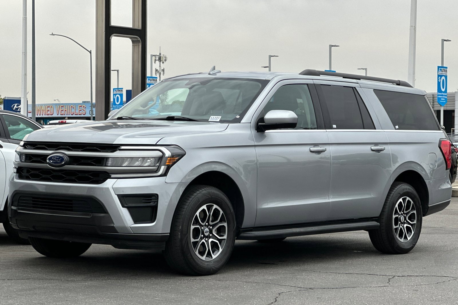 Used 2024 Ford Expedition Max XLT image 8