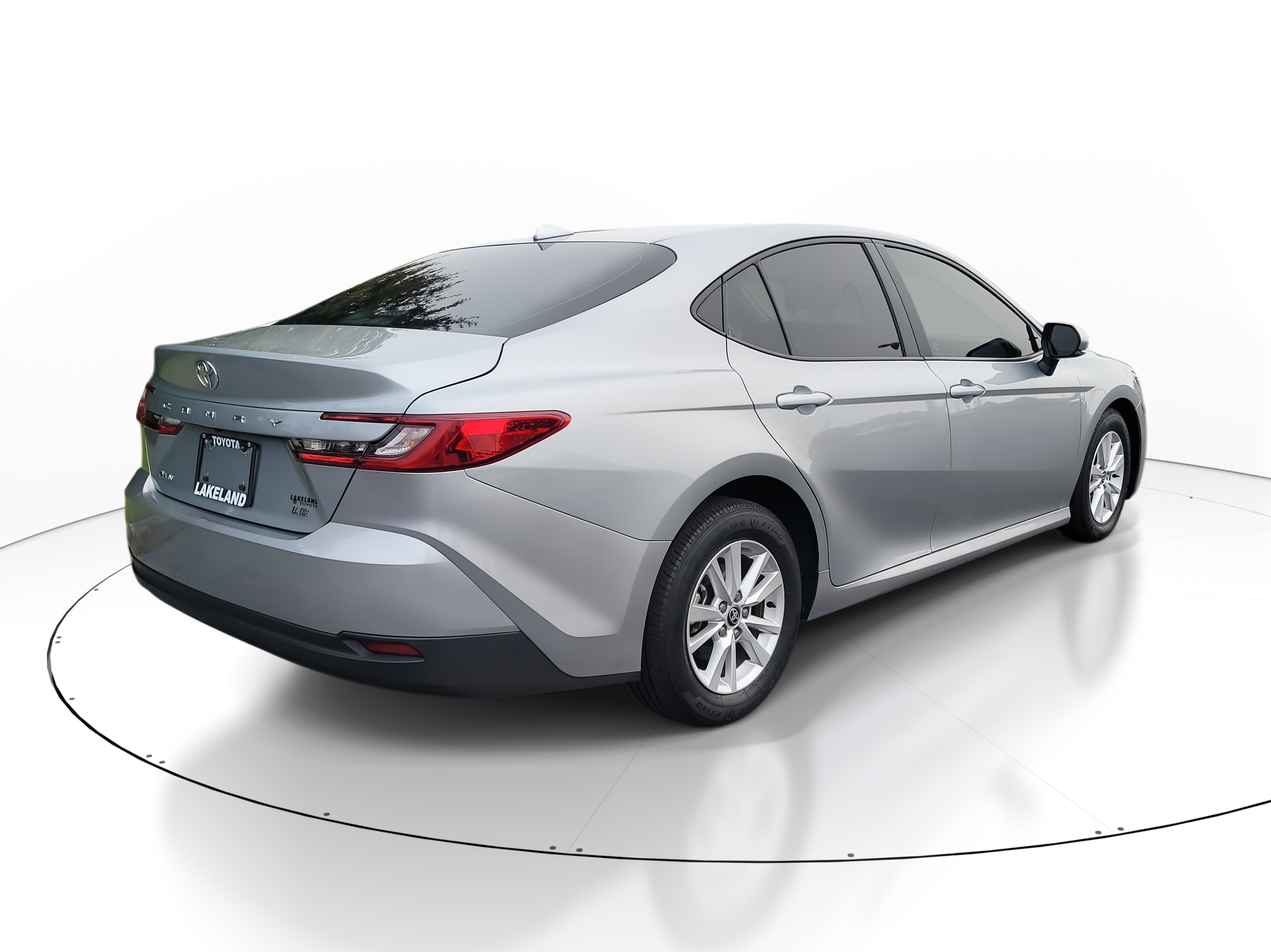 Used 2025 Toyota Camry LE image 7