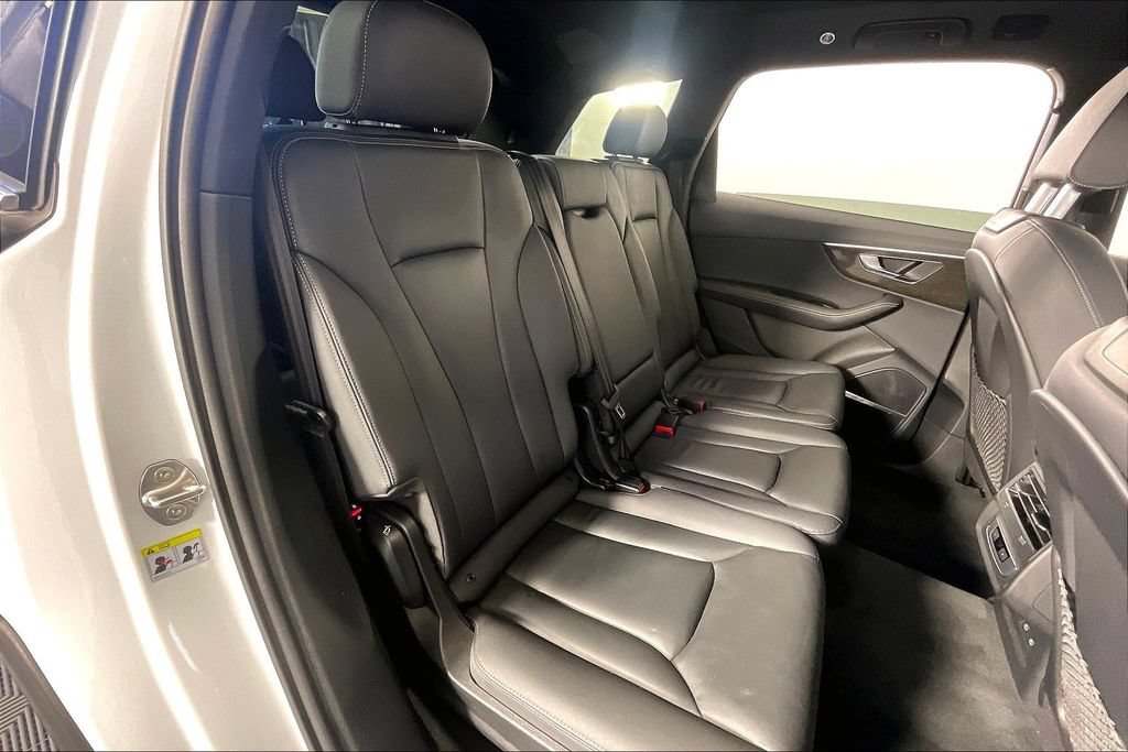 Used 2025 Audi Q7 3.0T Premium Plus AWD/4WD image 36