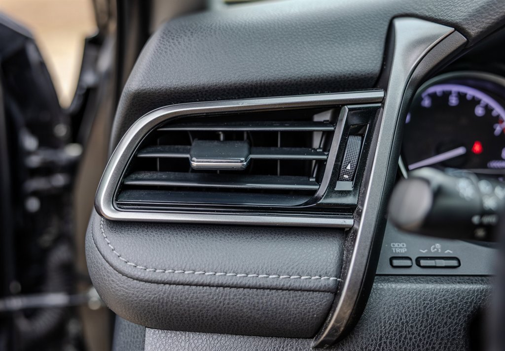 Used 2021 Toyota Camry SE image 21